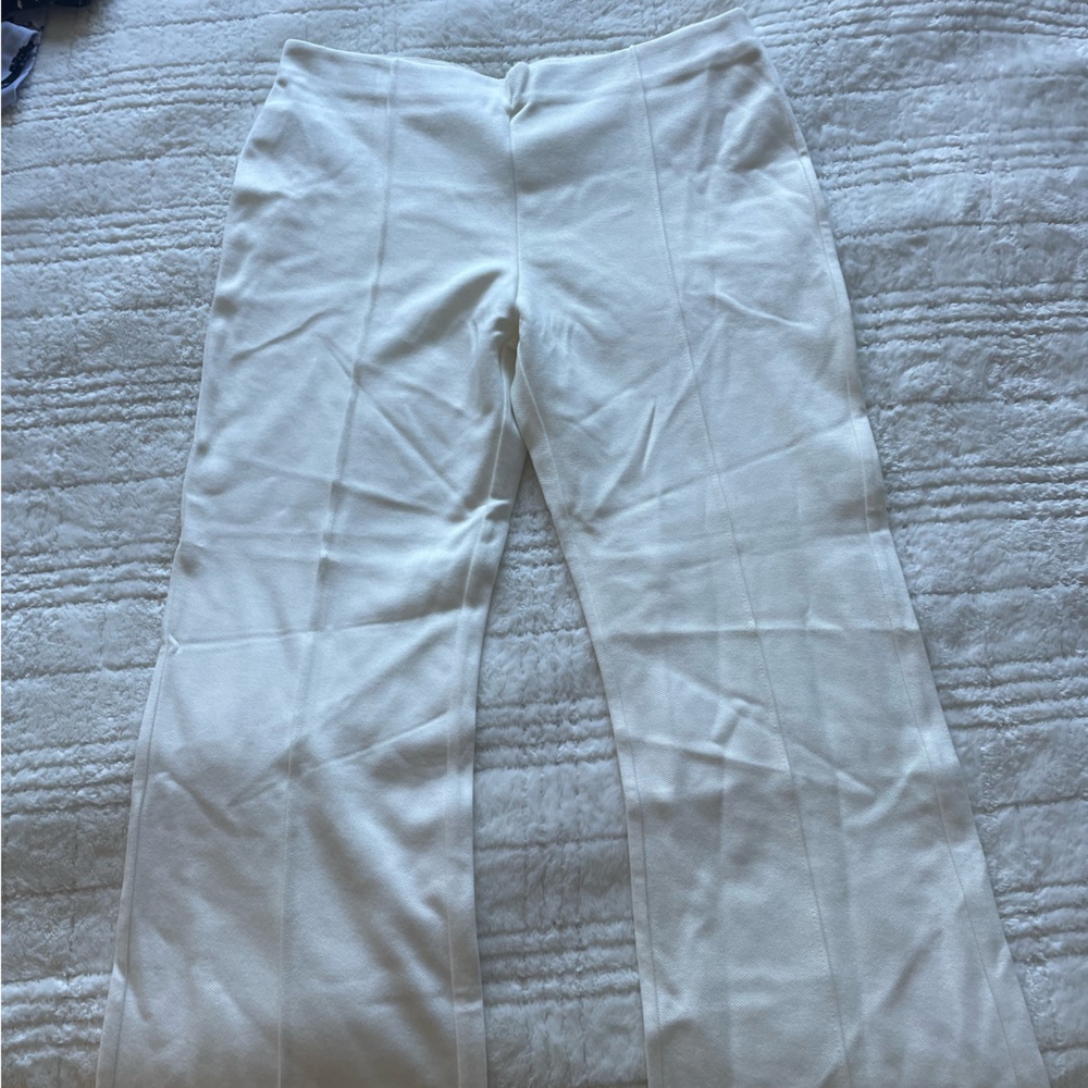 Mango suit white cropped pants size large but US medium.